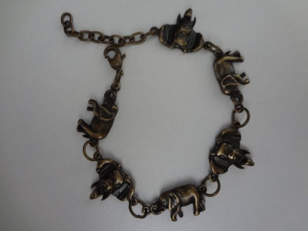 Cód. P1316f - Pulseira elefante folheada c/ ouro envelhecido